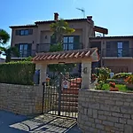 Apartment And Viktorija Vinkuran