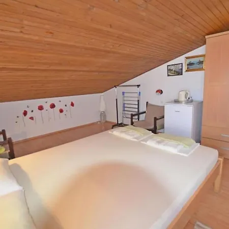Apartments&rooms Viktorija Vinkuran