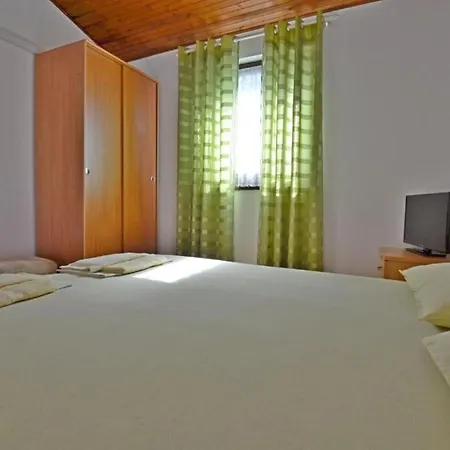 And Viktorija Apartment *