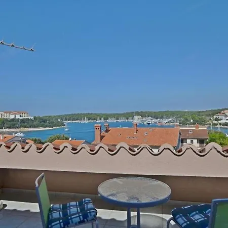 Apartment And Viktorija Vinkuran