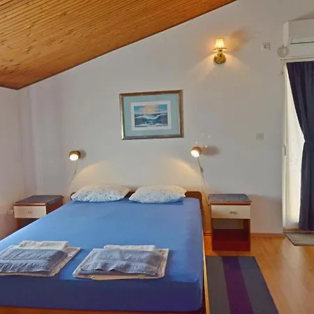 Apartment And Viktorija Vinkuran