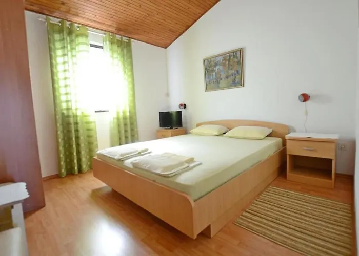 Apartments&rooms Viktorija Vinkuran