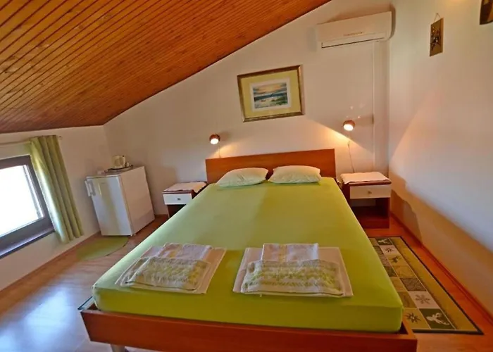 Apartments&rooms Viktorija Vinkuran
